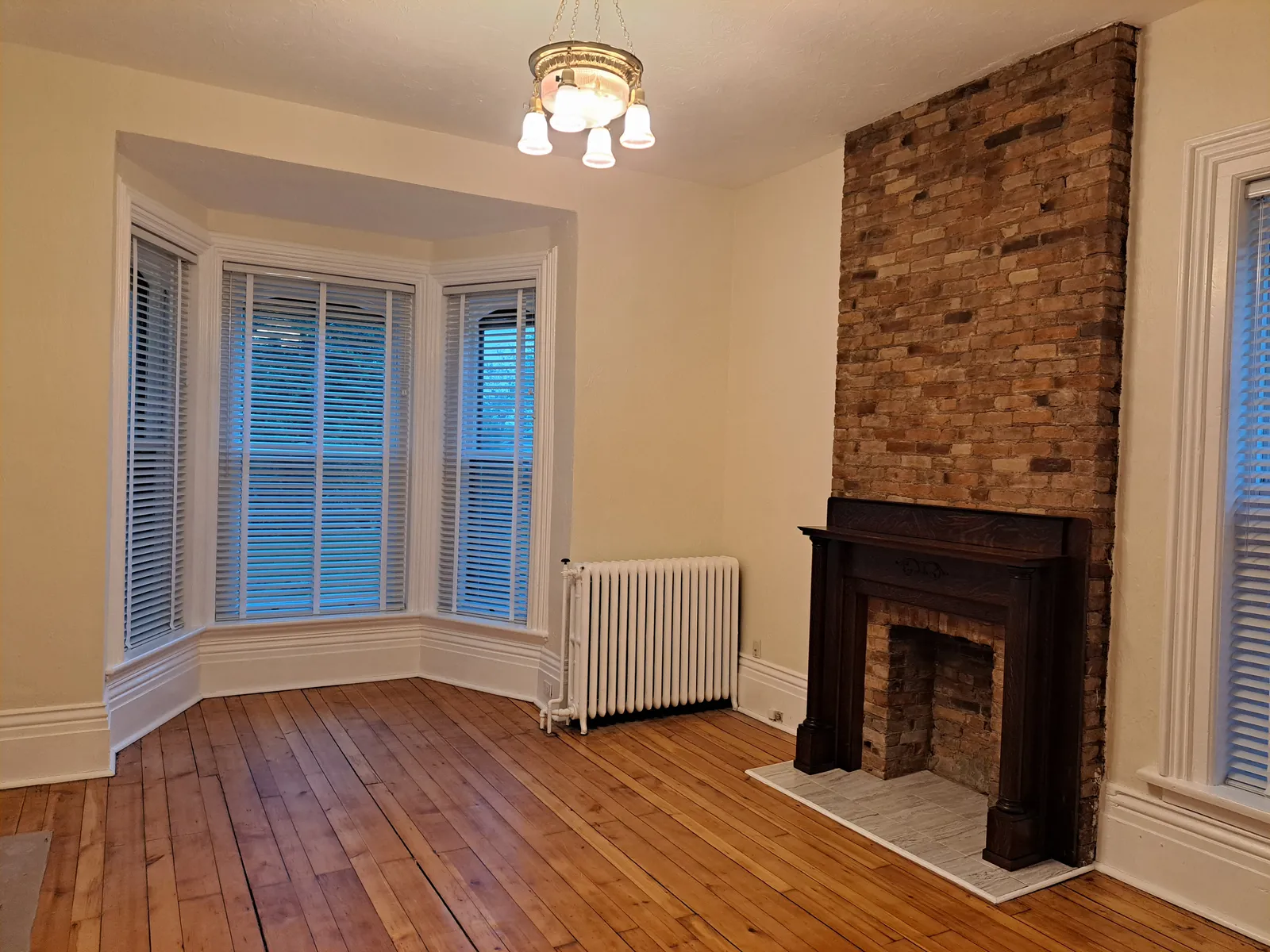 2 Bed + 2 Bath Large Apartment for RENT - Niagara Falls